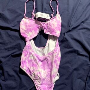 California Sunshine Women’s One Piece Swim Bathing Suit Size M Tie Dye Print NWT